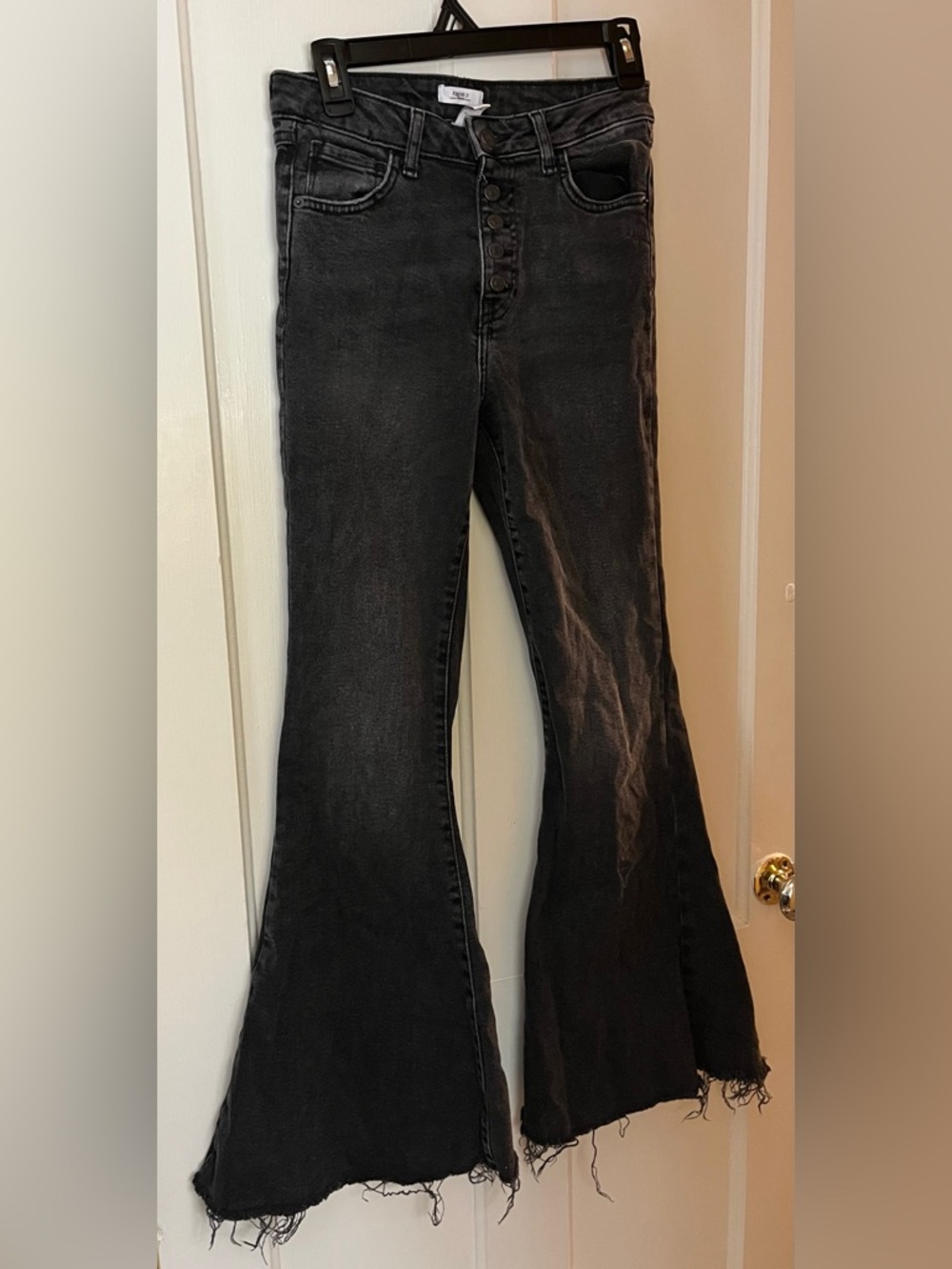 Raw hem Forever 21 Washed Black High-Rise Flare Jeans Size 30 fits like 26